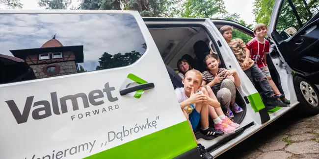 Valmet donated a car to Dąbrówka Orphanage in Poland